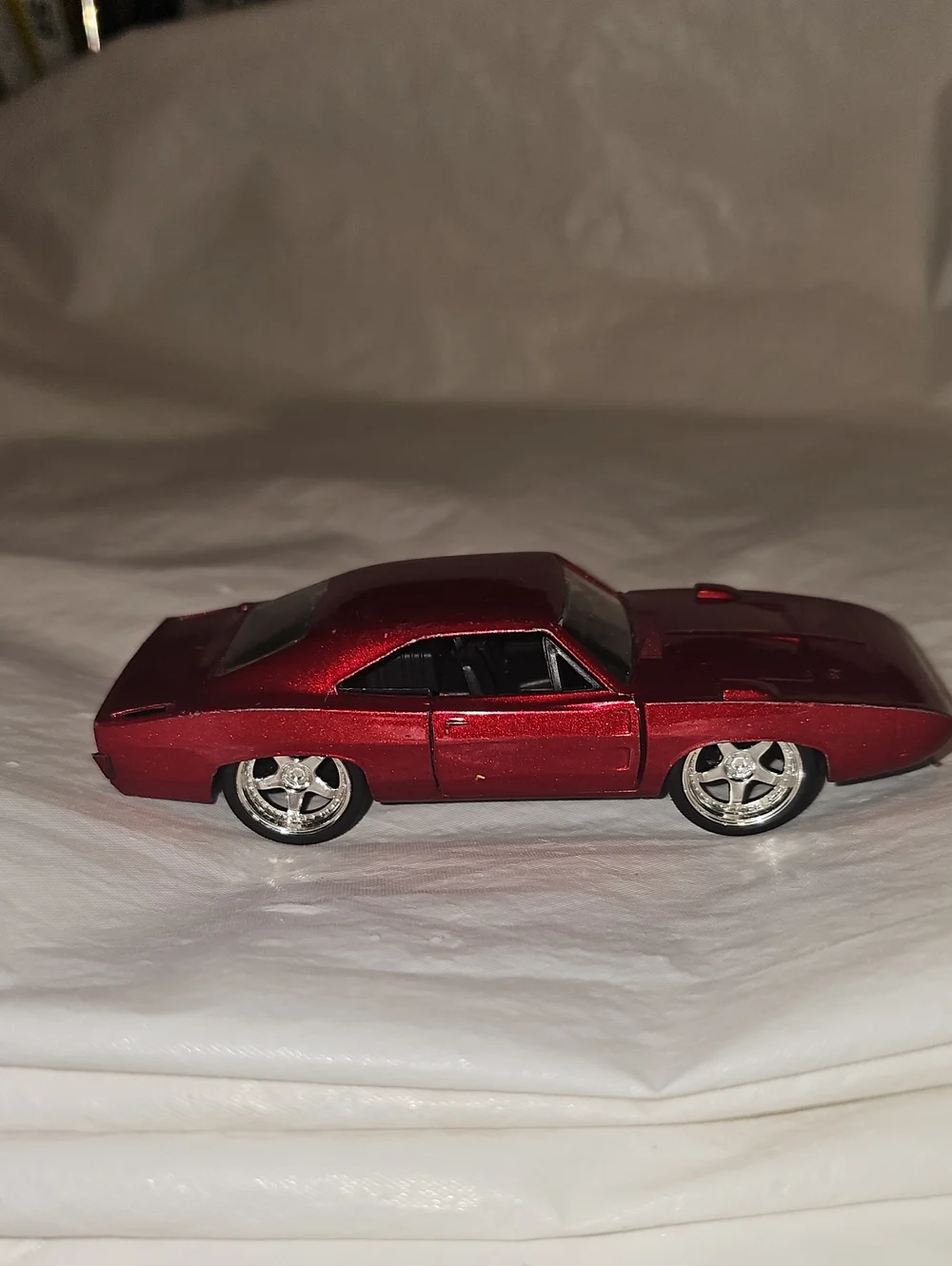 1969 Dodge Charger Scale 1/32 Doors Open, Red Used